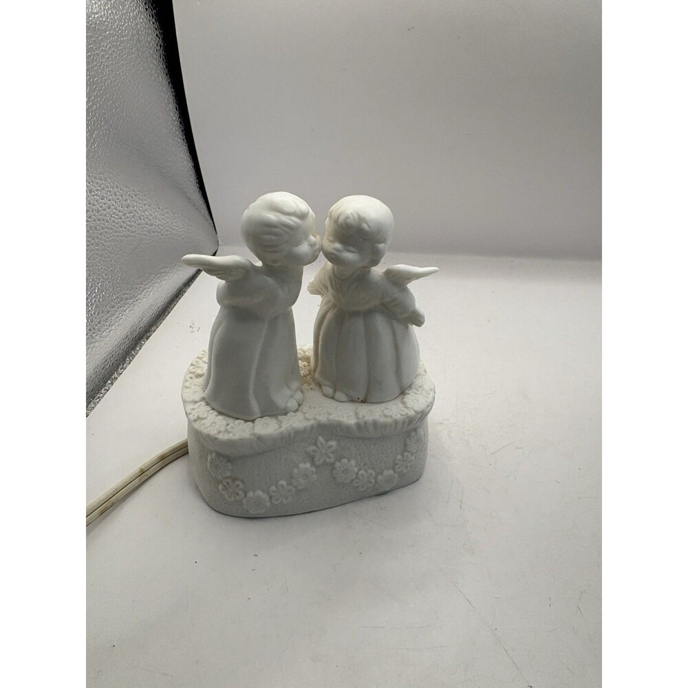 Vintage White Bisque Napcoware Kissing Angels Nightlight Lamp 4.3/4”X 4 X 2.5"